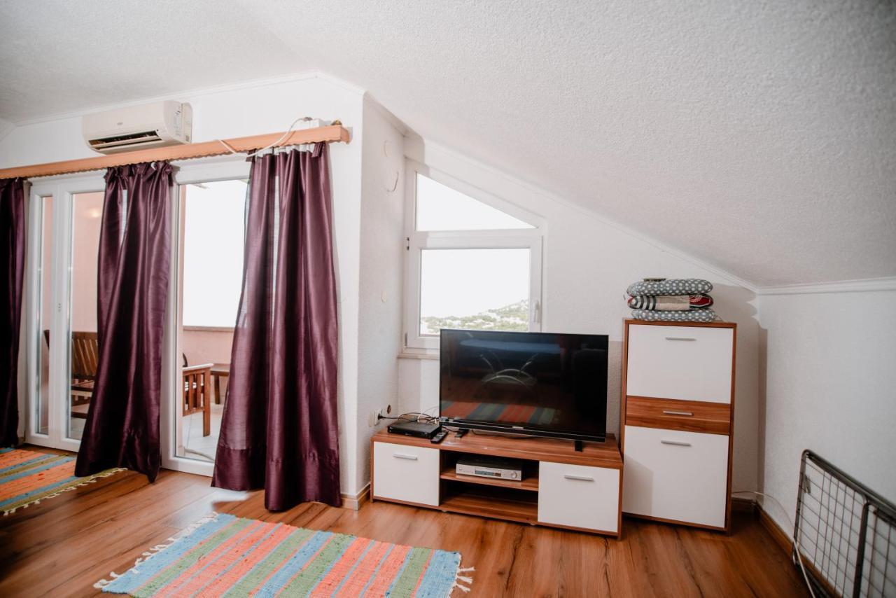 Апартаменты Apartmens Leona Карлобаг Экстерьер фото