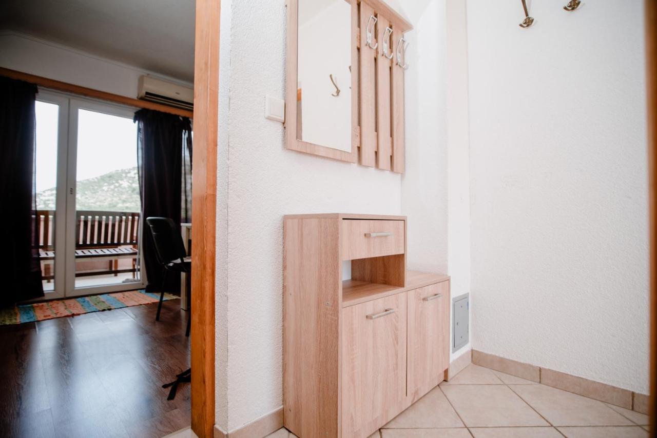Апартаменты Apartmens Leona Карлобаг Экстерьер фото