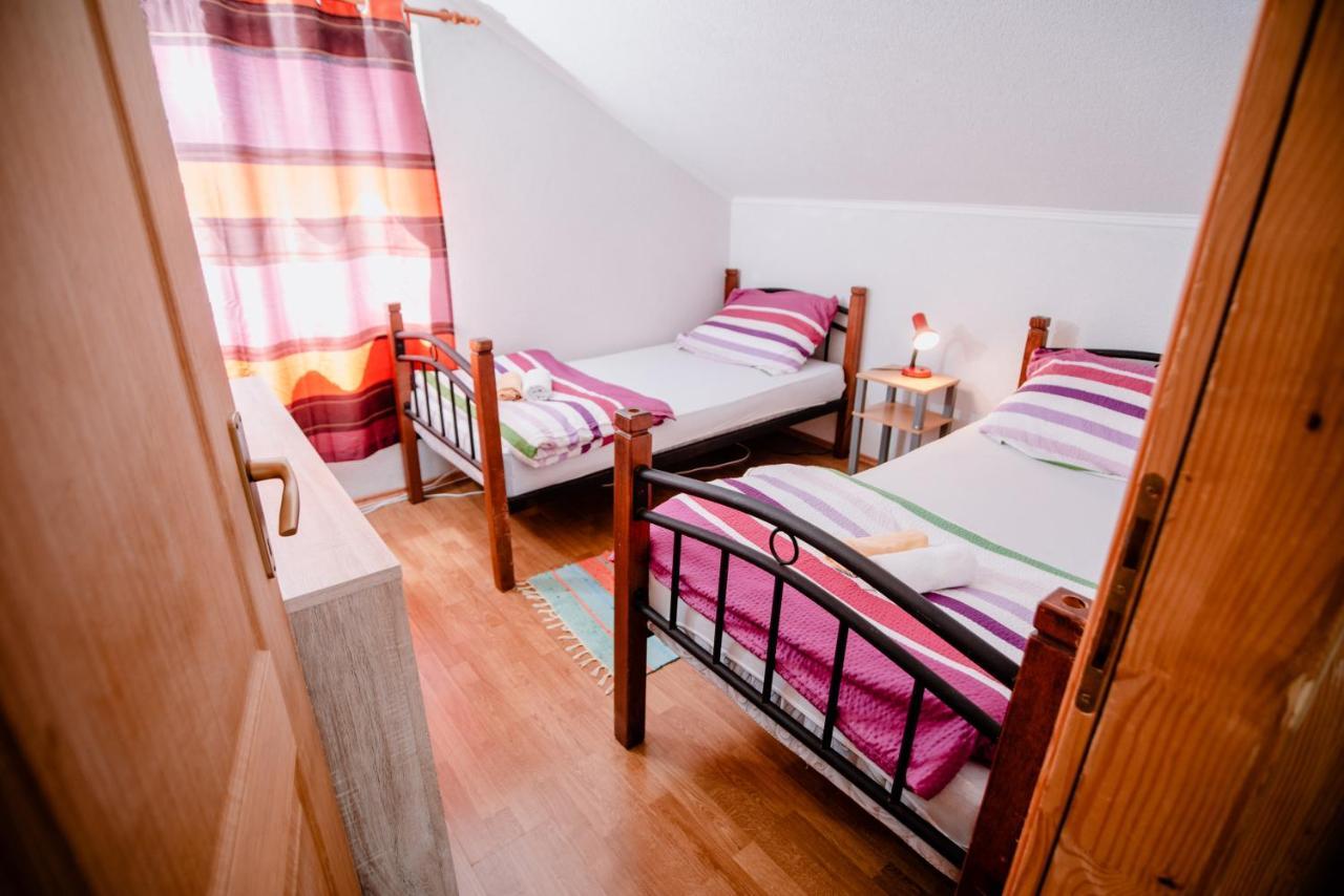 Апартаменты Apartmens Leona Карлобаг Экстерьер фото