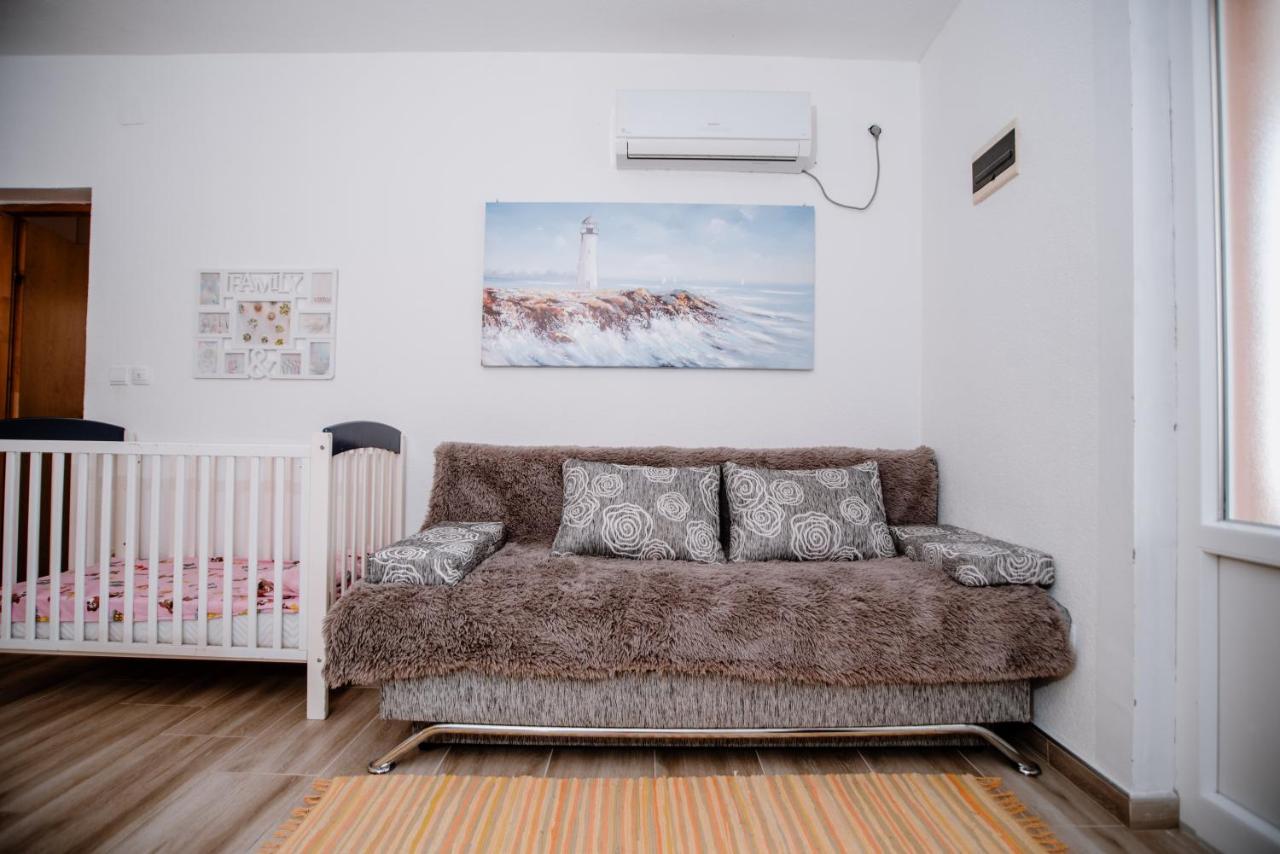 Апартаменты Apartmens Leona Карлобаг Экстерьер фото