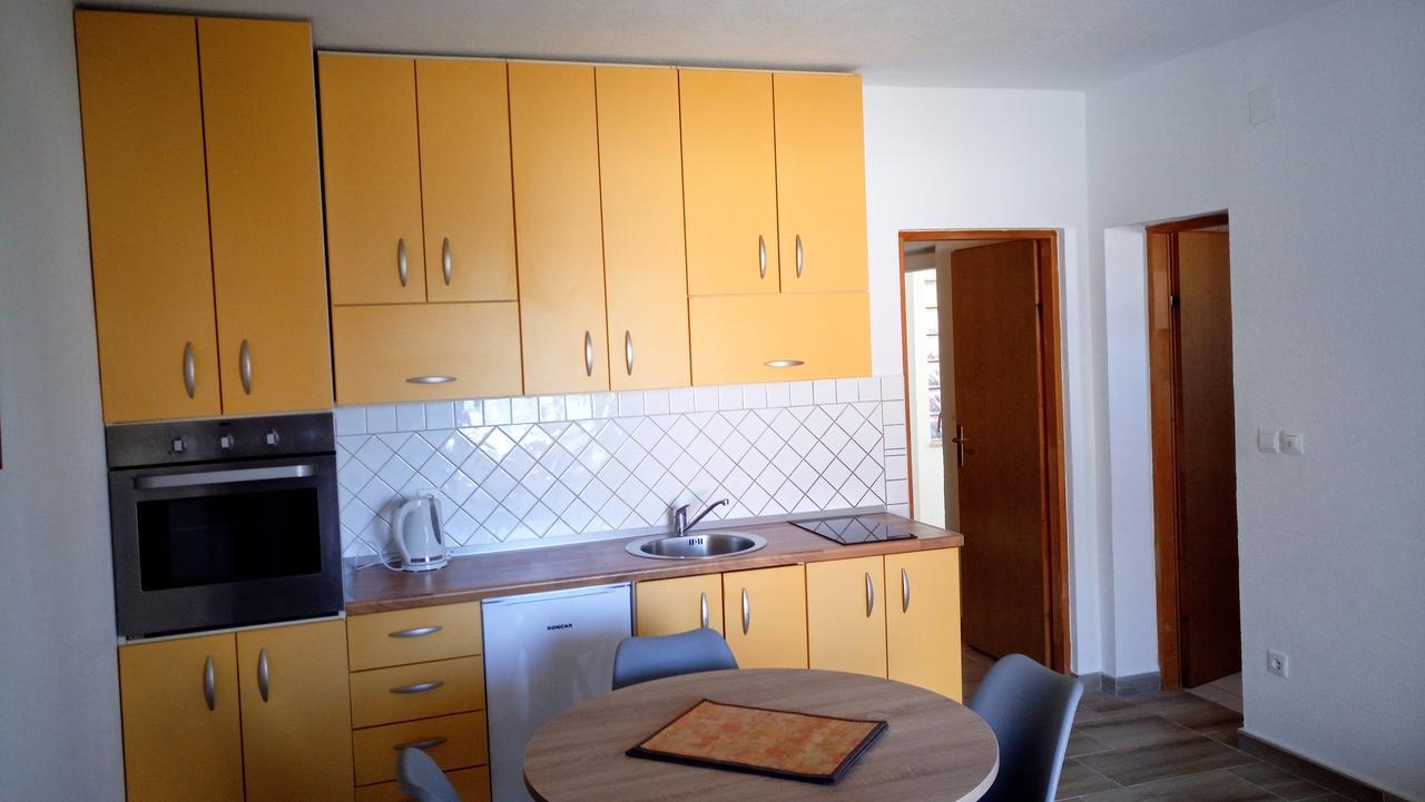 Апартаменты Apartmens Leona Карлобаг Экстерьер фото